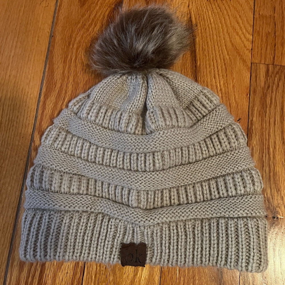 Cozy Knit Pom-Pom Beanie - Gray BK Hat